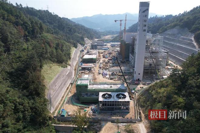 国庆施工不“打烊”中建二局建设者抢抓施工黄金期(图3)