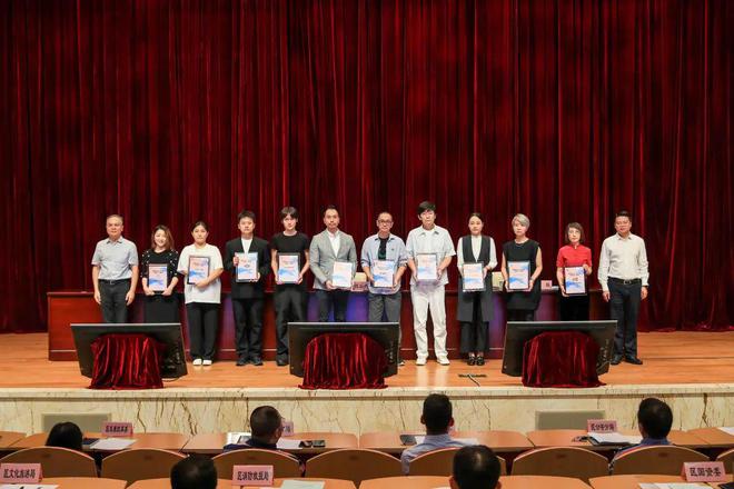 聚焦高质量发展激发商业新活力黄浦区召开2024年度商业结构调整工作会议