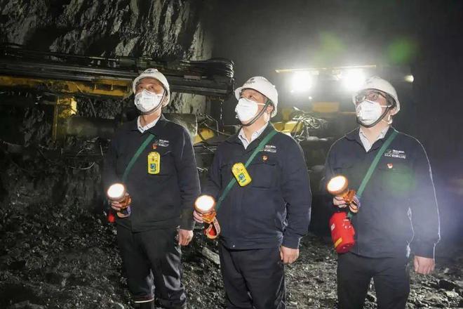 突出贡献！汉江国投及旗下四家子公司荣膺市级荣誉(图4)