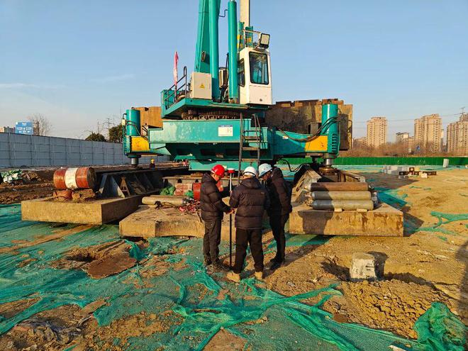 【新城配套】青口镇德华商务大厦项目桩基工程建设如火如荼计划2026年上半年建成并运营(图2)